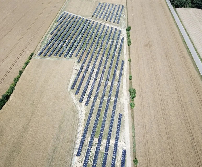 Elektrownia Płocochowo — widok farmy fotowoltaicznej